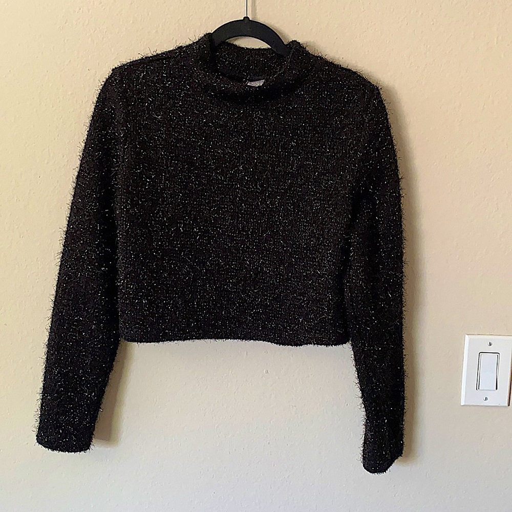 Cropped festive H&M turtleneck